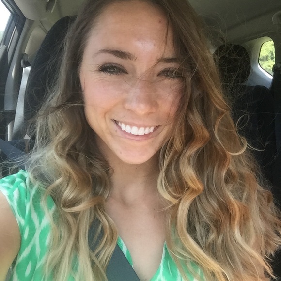 Meet your Posher, Sarah - Picture 1 of 1